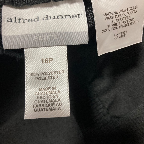 ALFRED DUNNER CLASSIC DRESS PANT (SHORT) (NWT) - Picture 3 of 3